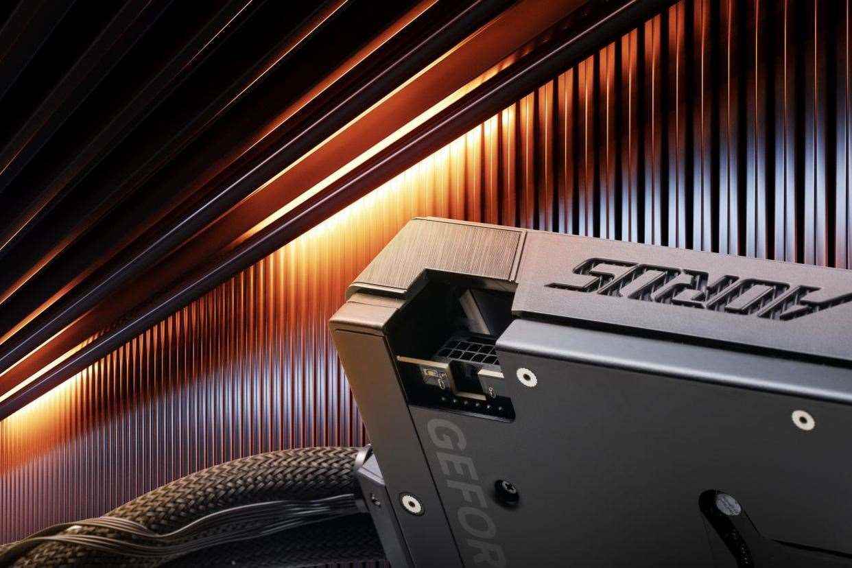 性能暴涨494%? RTX 5080 EXTREME水雕显卡比公版强了近15%