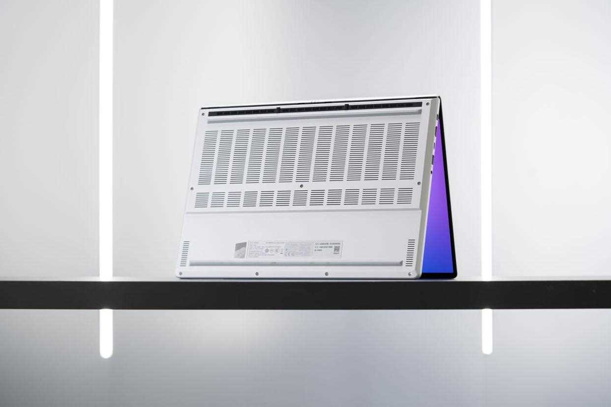 轻薄旗舰游戏本的标杆之作? ROG幻16 Air 2025首发开箱