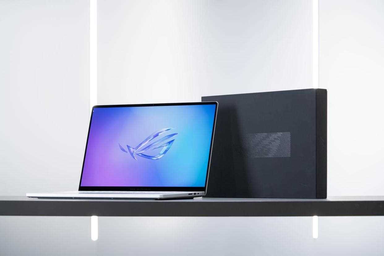 轻薄旗舰游戏本的标杆之作? ROG幻16 Air 2025首发开箱