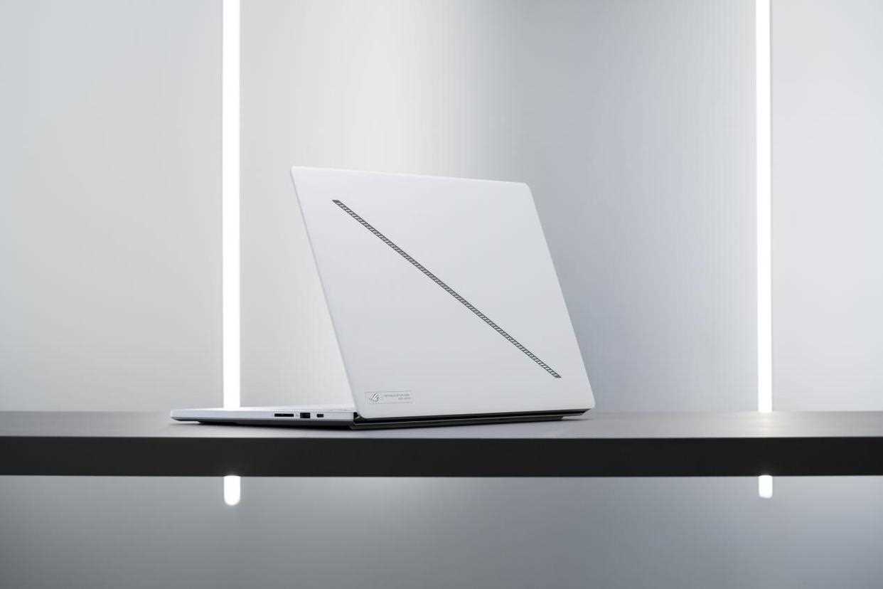 轻薄旗舰游戏本的标杆之作? ROG幻16 Air 2025首发开箱