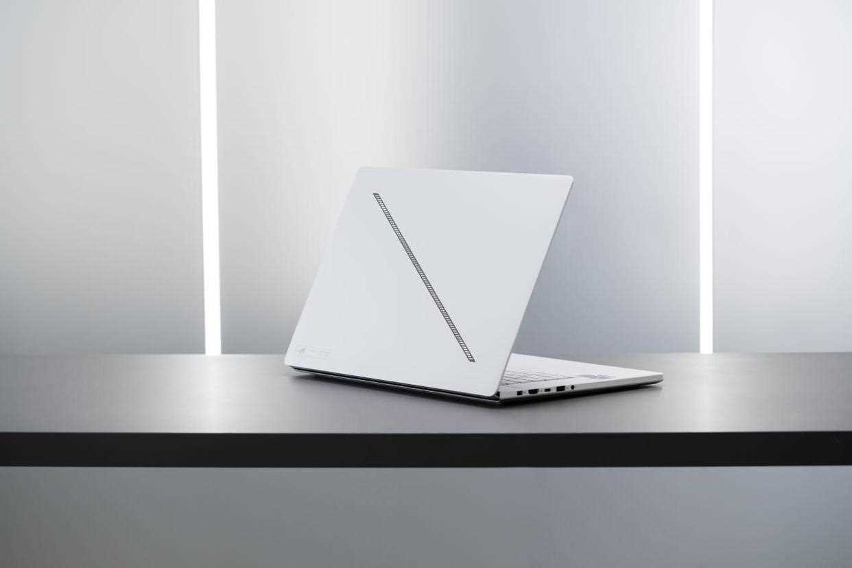 轻薄旗舰游戏本的标杆之作? ROG幻16 Air 2025首发开箱