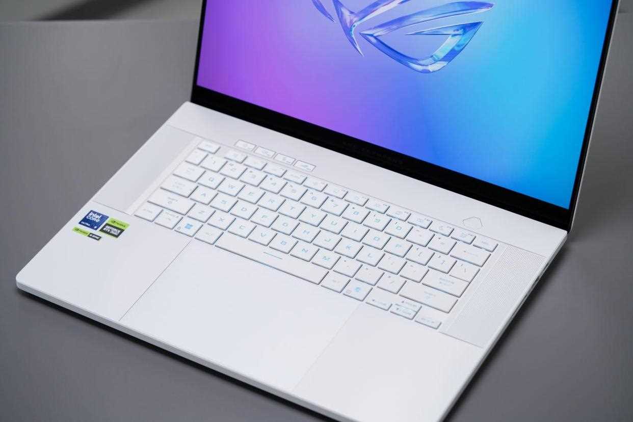 轻薄旗舰游戏本的标杆之作? ROG幻16 Air 2025首发开箱