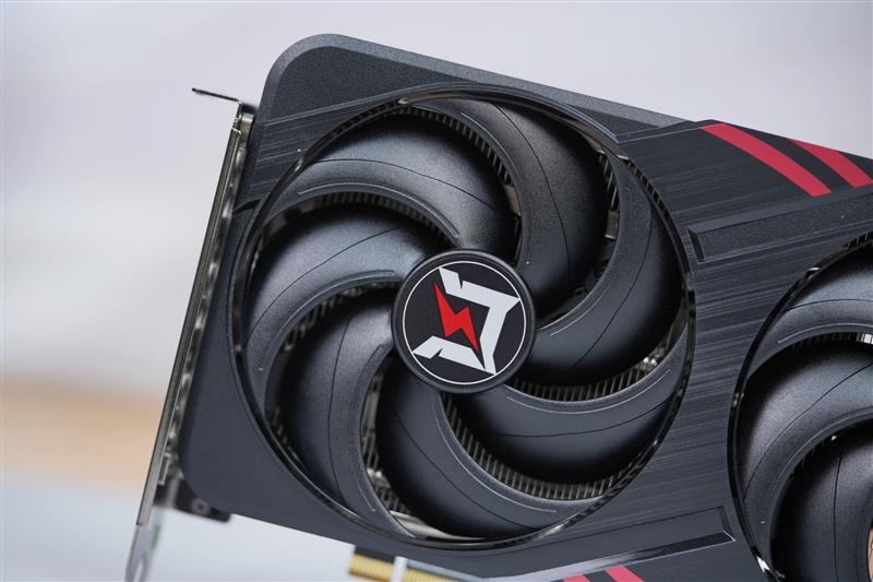 DLSS 4推动的紧凑体型大能量! 耕升GeForce RTX 5060暴风OC显卡评测