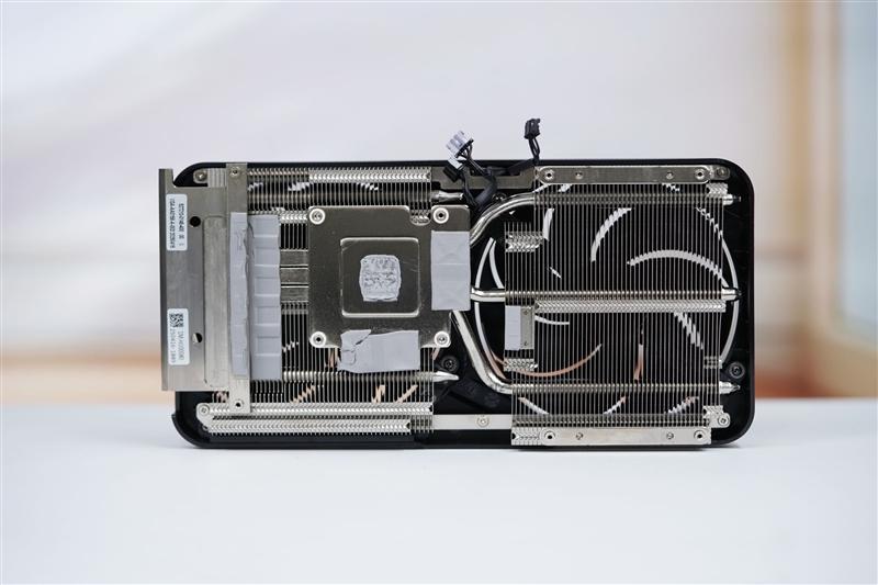 DLSS 4推动的紧凑体型大能量! 耕升GeForce RTX 5060暴风OC显卡评测