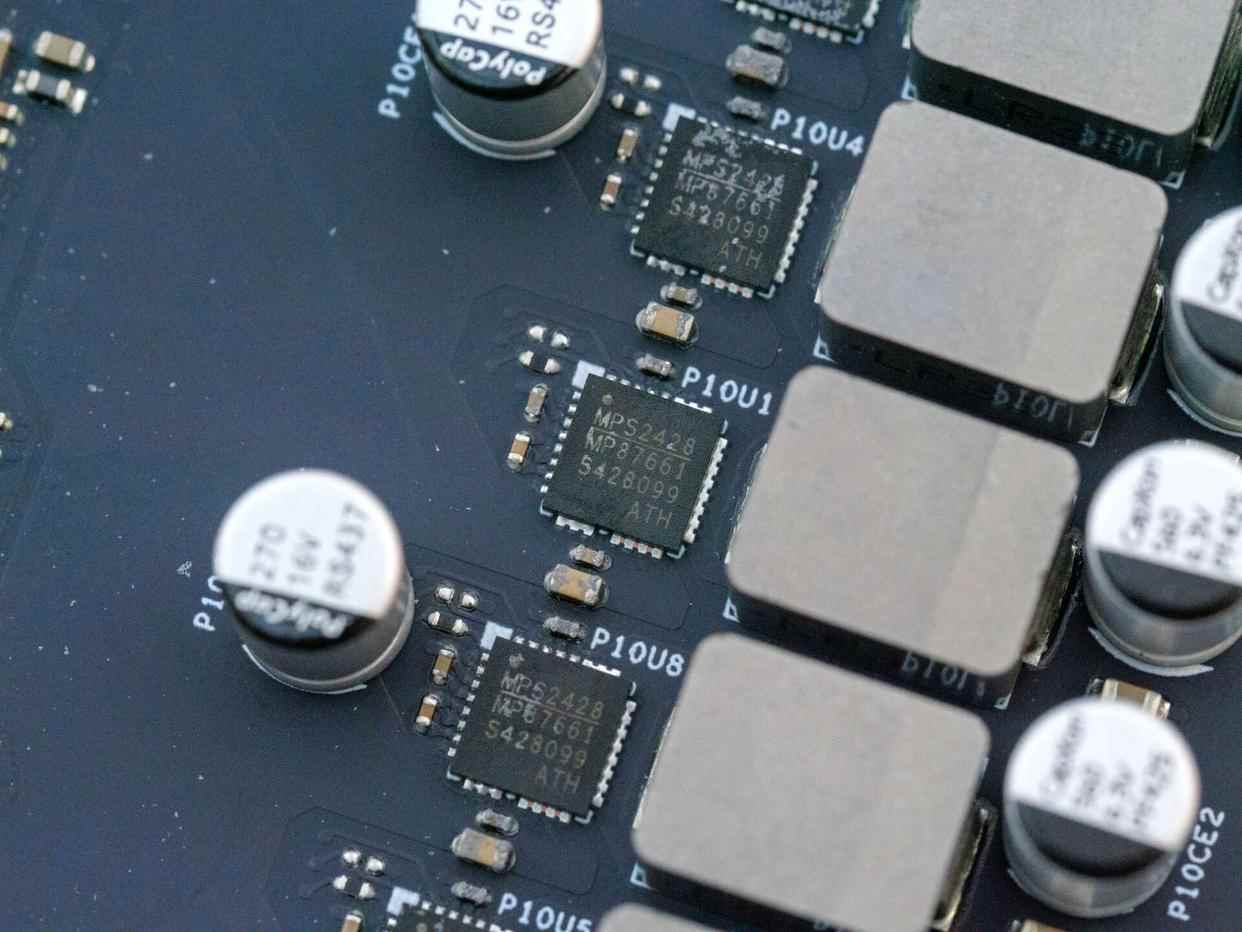 千元级性价比主板! 铭瑄终结者B860M开放式装机分享