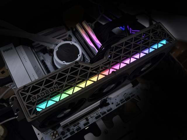 独特格栅设计! 蓝宝石RX 9060 XT 8G/16G 显卡首发测评 独特格栅设计! 蓝宝石RX 9060 XT 8G/16G 显卡首发测评