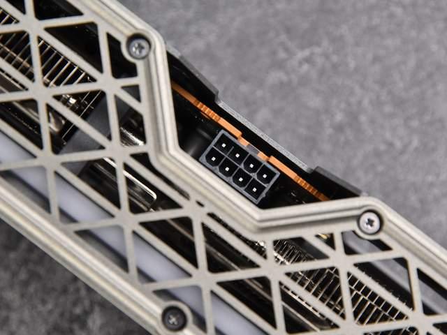 独特格栅设计! 蓝宝石RX 9060 XT 8G/16G 显卡首发测评 独特格栅设计! 蓝宝石RX 9060 XT 8G/16G 显卡首发测评