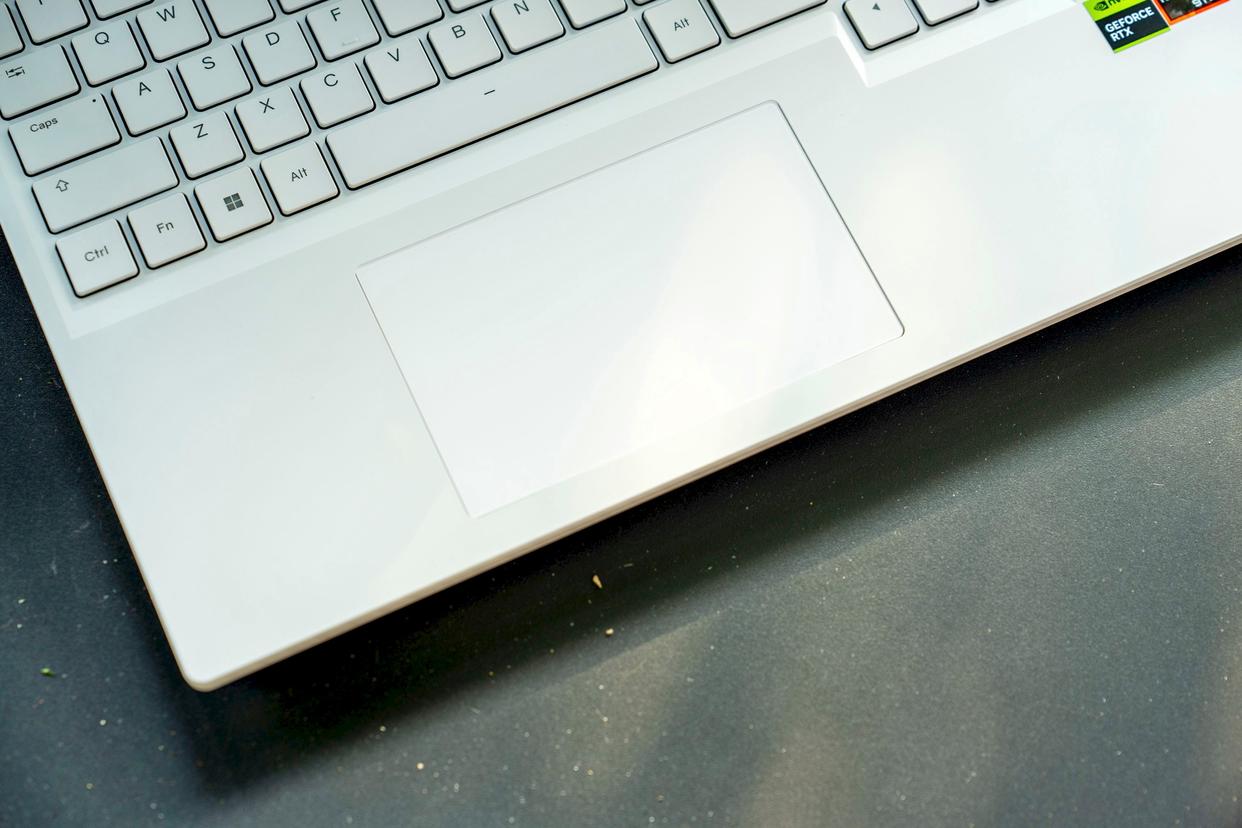 R9-8940HX 5070售8999元! 机械革命蛟龙16Z Pro笔记本首发评测