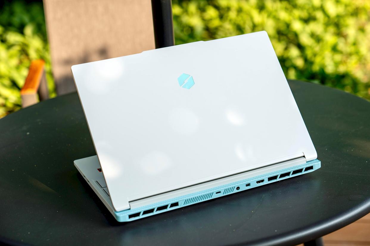 R9-8940HX 5070售8999元! 机械革命蛟龙16Z Pro笔记本首发评测