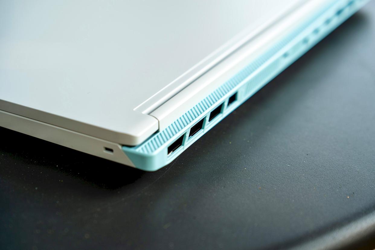 R9-8940HX 5070售8999元! 机械革命蛟龙16Z Pro笔记本首发评测