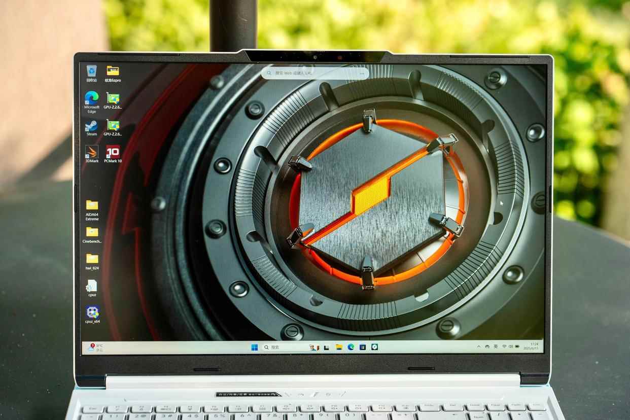 R9-8940HX 5070售8999元! 机械革命蛟龙16Z Pro笔记本首发评测