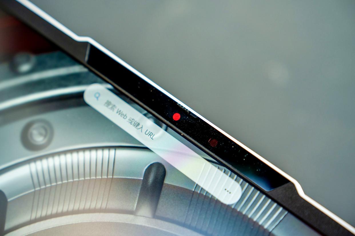 R9-8940HX 5070售8999元! 机械革命蛟龙16Z Pro笔记本首发评测