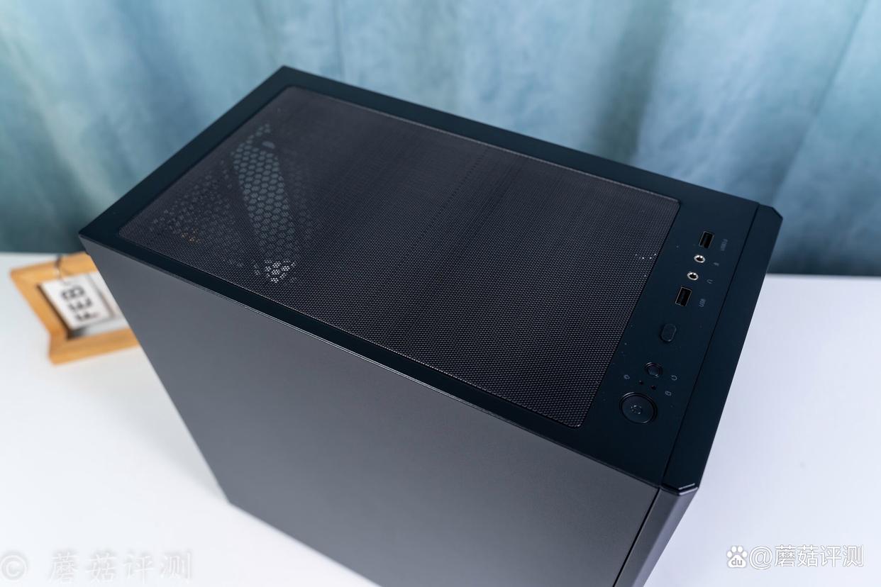 散热绝佳,+无光污染! 先马平头哥M2 Mesh机箱评测