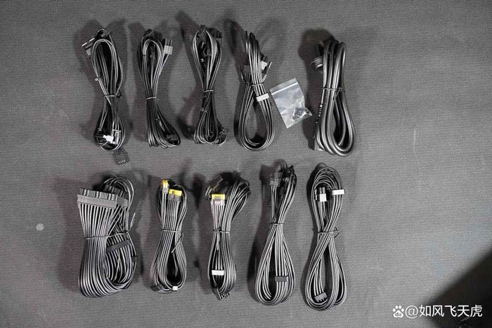 50系高端显卡的好搭档! 微星MPG A1000GS PCIE5暗黑电源开箱测评