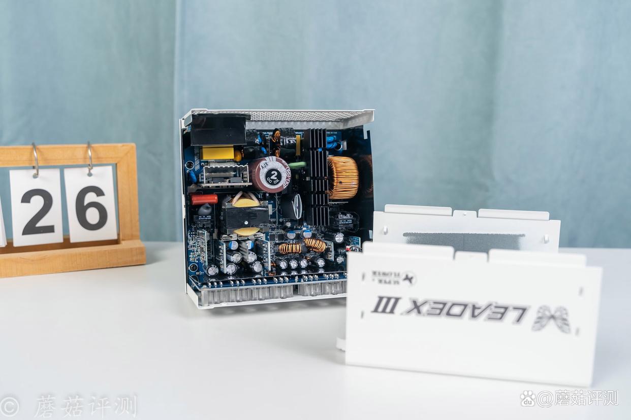 焕新升级九宫格水晶头发光模组! 振华LEADEX III PROA 1000W金牌电源拆解测评