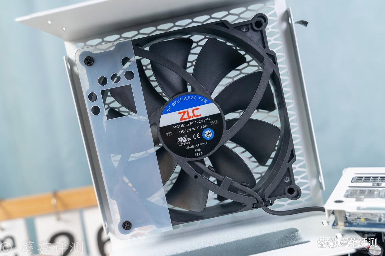 焕新升级九宫格水晶头发光模组! 振华LEADEX III PROA 1000W金牌电源拆解测评