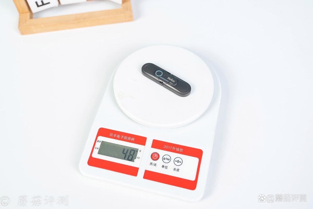 1GB/s读写两倍于SATA SSD! 朗科USB3.2 固态U盘US9 评测