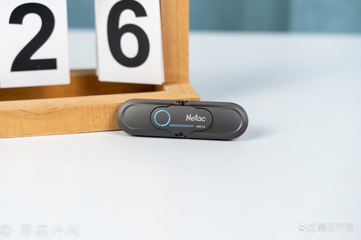 1GB/s读写两倍于SATA SSD! 朗科USB3.2 固态U盘US9 评测
