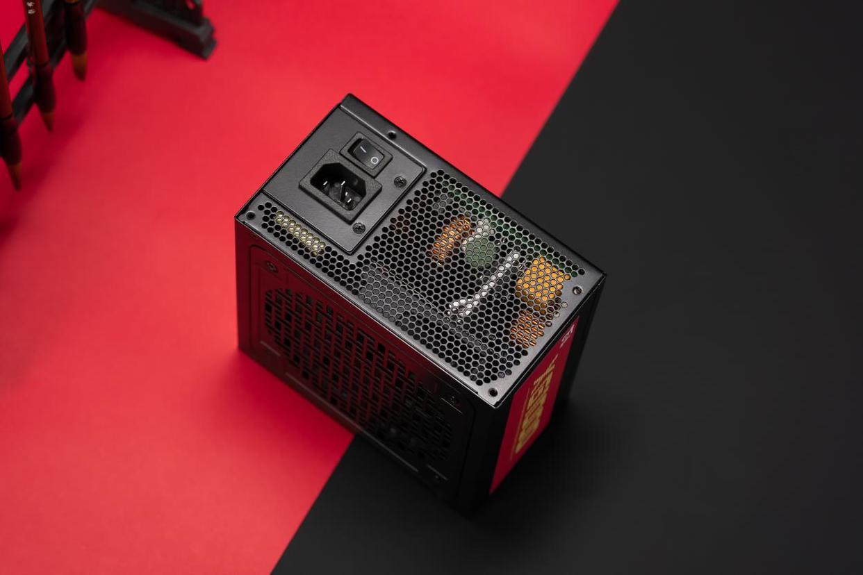 百盛高能XG1000电源测评: 轻松带动RTX5090