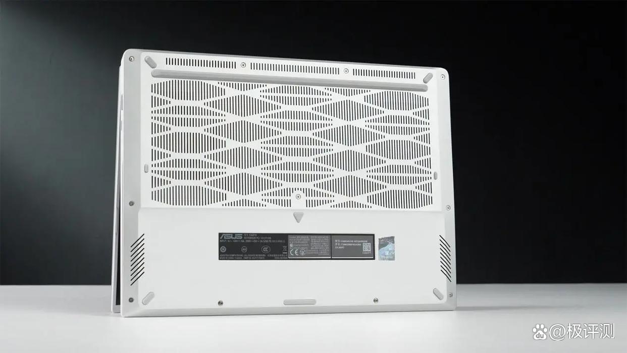 1.46kg塞进满功耗RTX5060! 华硕天选Air 2025笔记本首发评测
