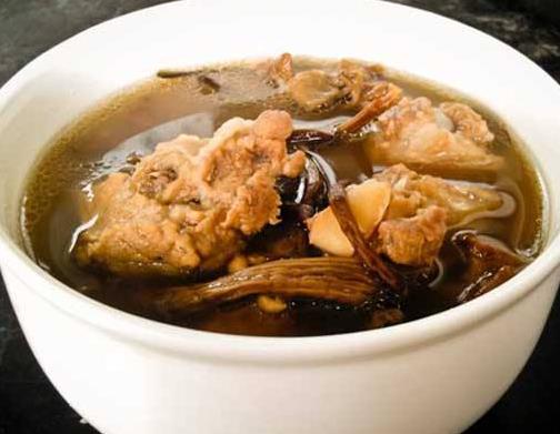  茶树菇排骨汤怎么做，有哪些功效