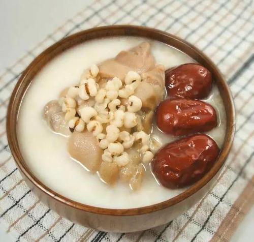  薏仁猪脚汤家常做法及有哪些功效