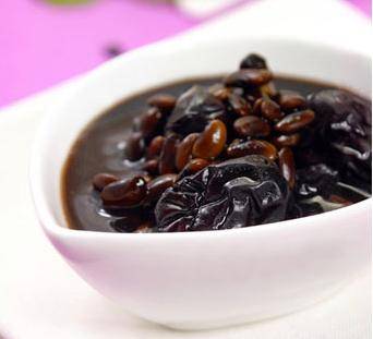  黑豆米酒鸡蛋汤的功效与作用及做法