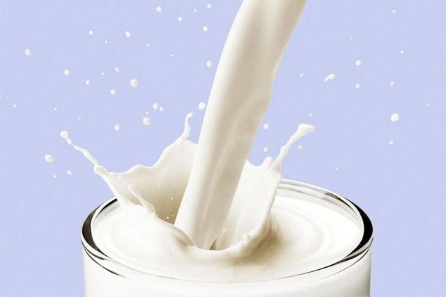  牛奶有哪些功效与作用及注意事项呢