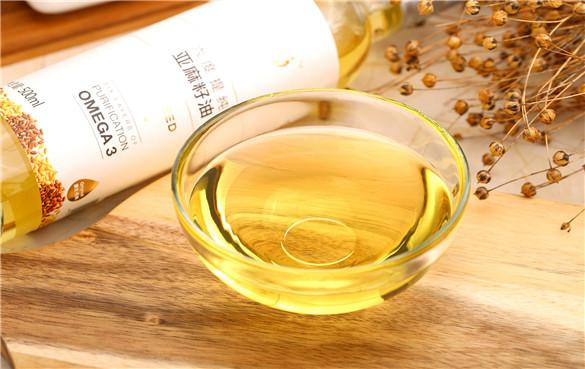  亚麻籽油有哪些功效与作用及注意事项呢