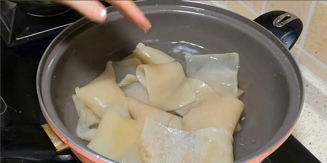  吃猪皮的禁忌是什么，哪些人要少吃呢？