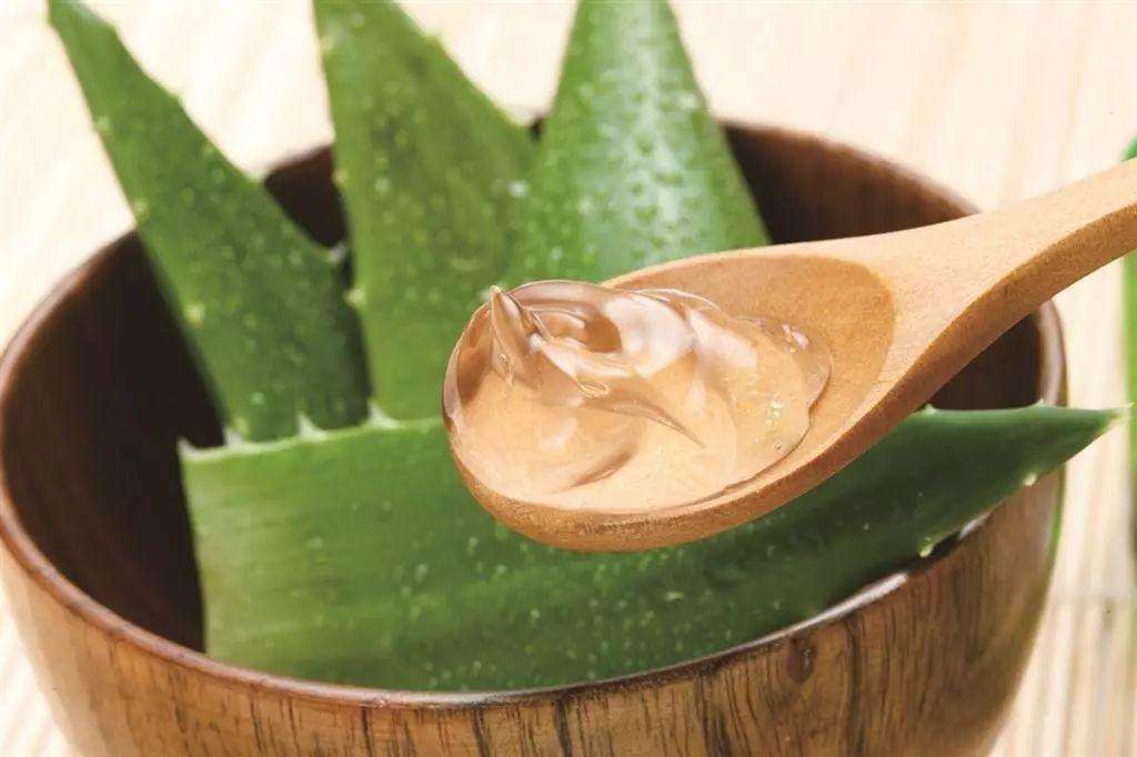 芦荟胶不可妆前敷脸