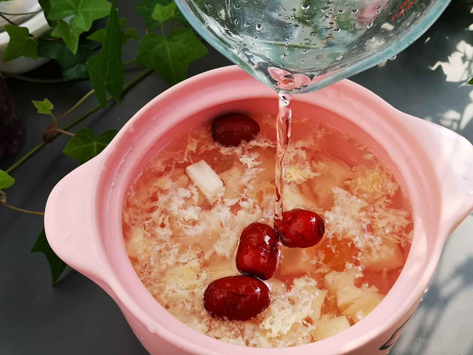 银耳红枣汤强化肝脏