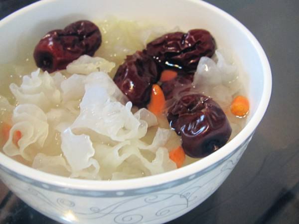  银耳红枣汤有哪些对人体有益的功效？