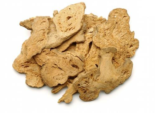  白术的功效与作用是什么，可以用于哪些人群服用呢？