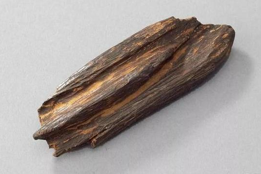  沉香与沉香木是什么关系，沉香木的功效与作用是什么？