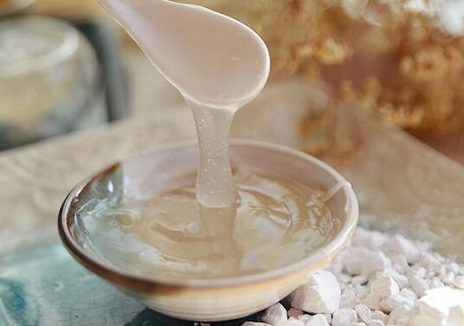  葛根粉的作用与功效是什么？适合哪些人群服用呢？