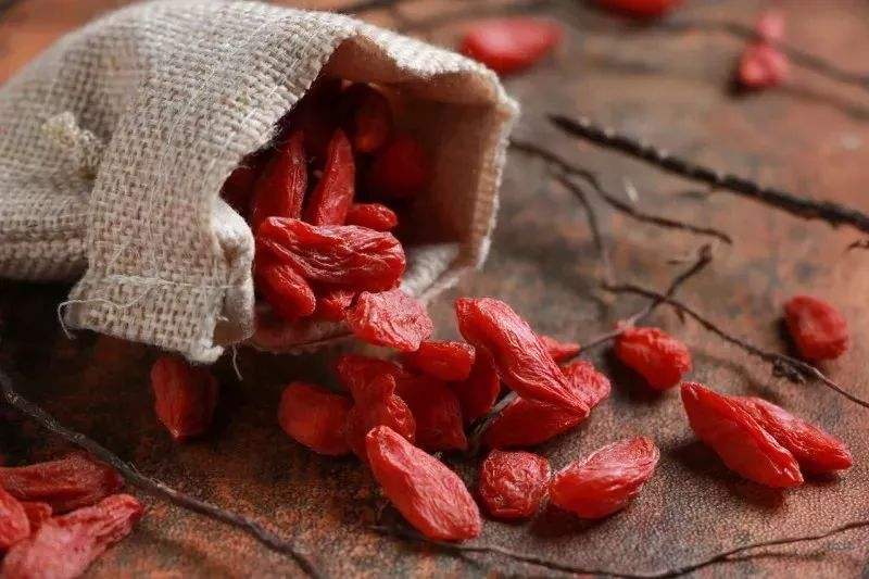 枸杞泡水美白肌肤