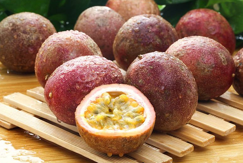 不要空腹吃百香果