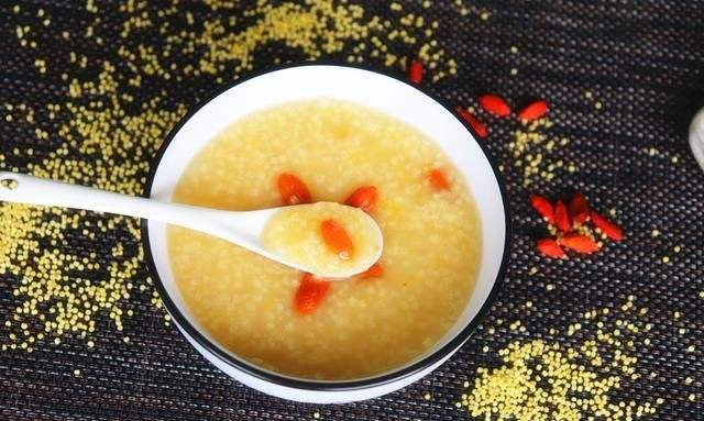小米粥调理脾胃