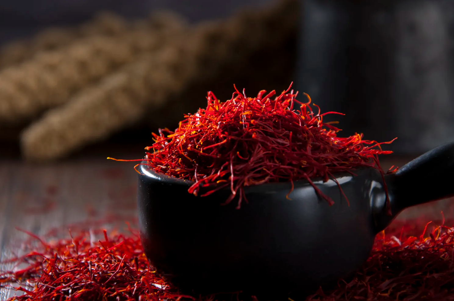  红花与西红花的区别有哪些？