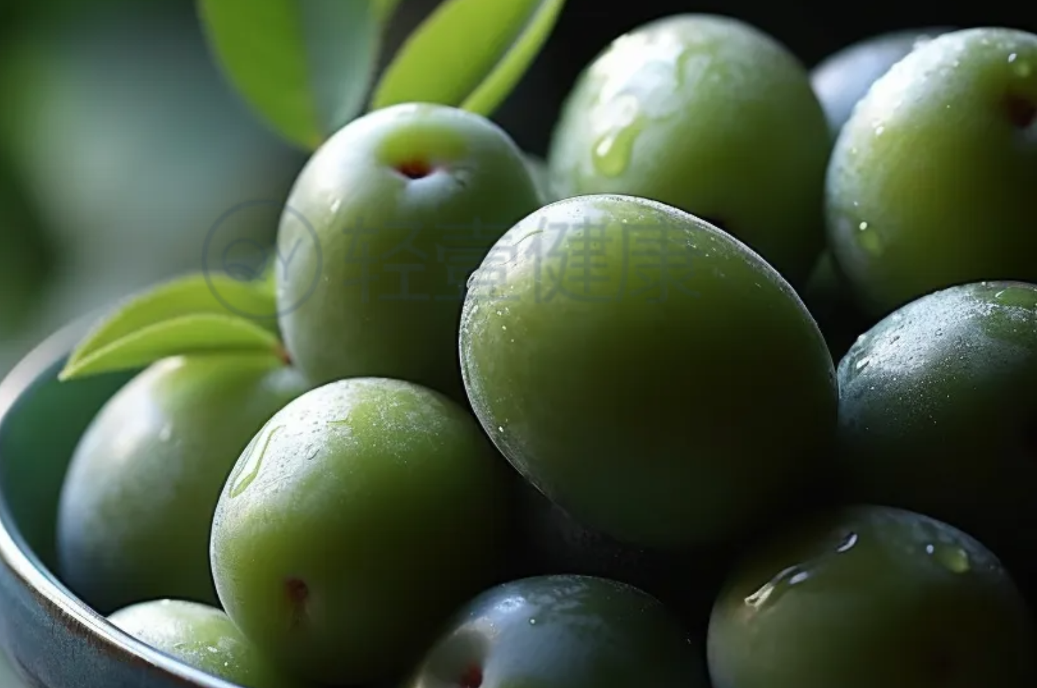  青梅不能和什么一起吃？