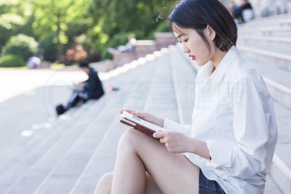  成人每天硒的摄入量多少为宜？硒元素有什么作用？