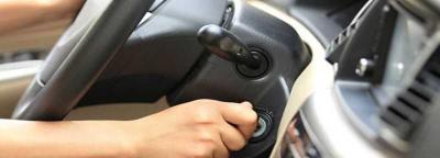 方向盘锁了怎么办