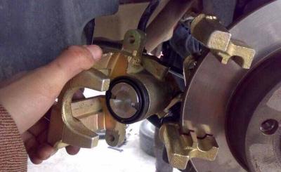 刹车分泵坏了会出现什么情况