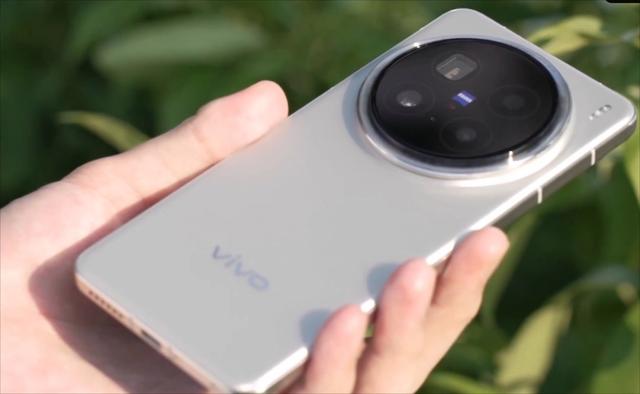 OPPO Find X8 Pro对比vivo X200 Pro哪个更值得买？