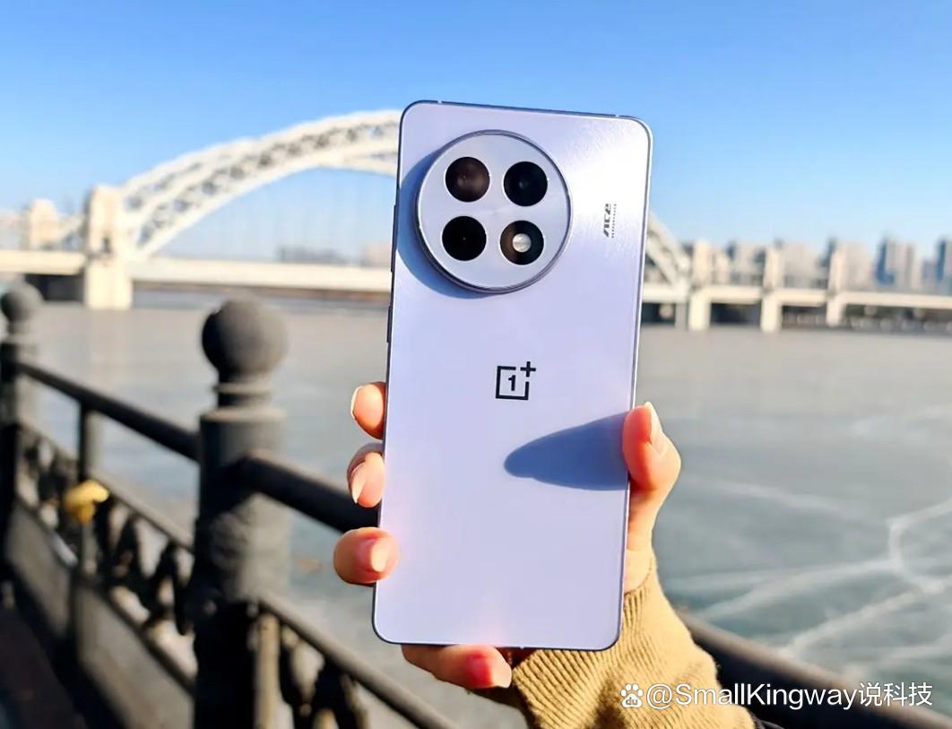 一加Ace 5至尊版值得买吗? 一加Ace 5至尊版和一加Ace 5 Pro区别对比