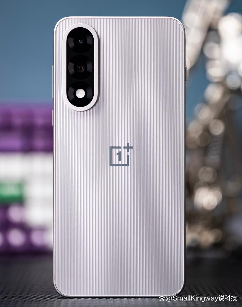 一加Ace 5至尊版值得买吗? 一加Ace 5至尊版和一加Ace 5 Pro区别对比