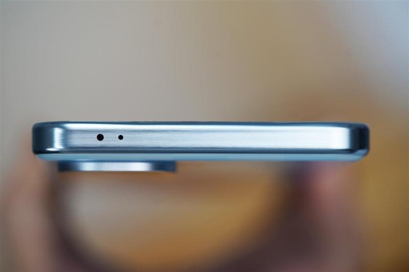 骁龙8至尊版双芯带来越级游戏体验! iQOO Neo10 Pro+手机全面评测