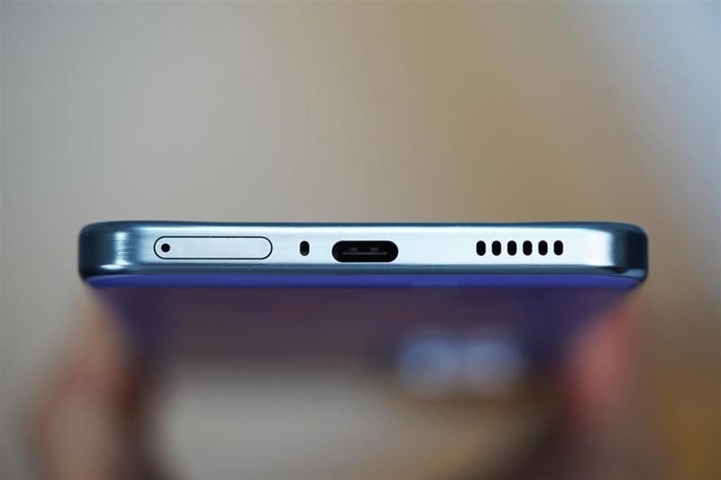 骁龙8至尊版双芯带来越级游戏体验! iQOO Neo10 Pro+手机全面评测