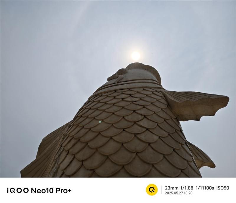 骁龙8至尊版双芯带来越级游戏体验! iQOO Neo10 Pro+手机全面评测